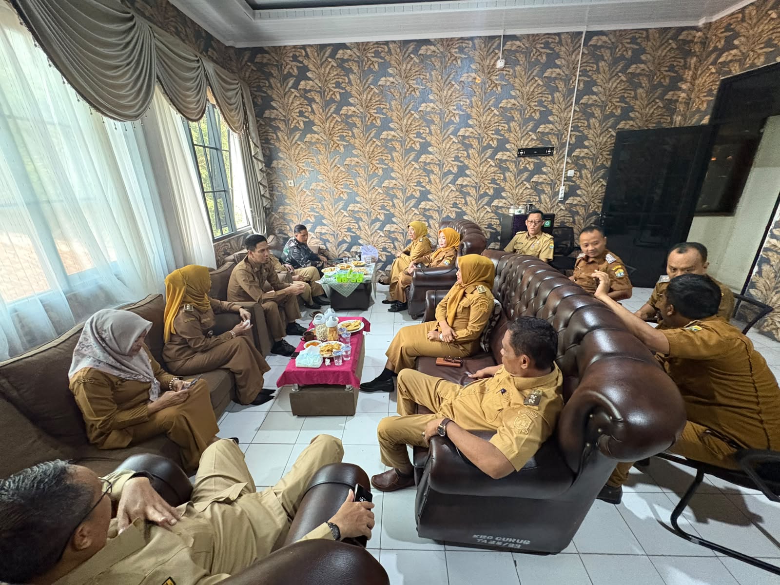 Perkuat Sinergi Pemerintahan, Kecamatan Curug Gelar Pertemuan Koordinasi Bersama Asda I dan Para Lurah