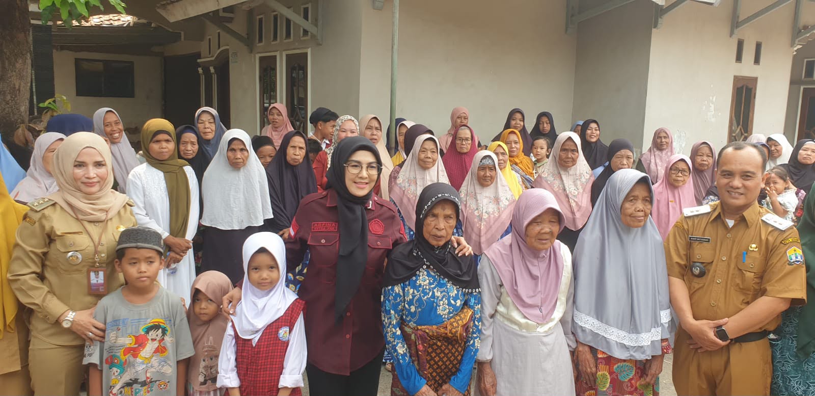 Penyaluran Bantuan dari Bapak Gubernur Banten, melalui Bapak Walikota Serang